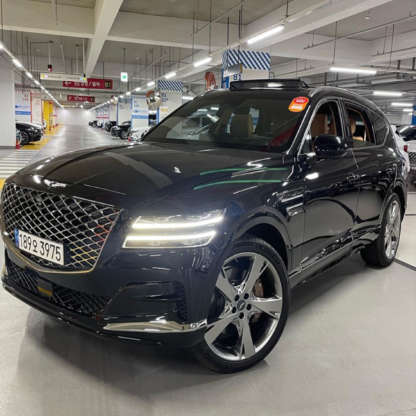 Genesis GV80 2.5 TURBO AWD 4x4 FULL OPTION de l'année 2022, moteur essence 3.5T de puissance 379 CV, ports Bluetooth et USB, caméra de recul et caméra 360 à dégré, 4x4 solide