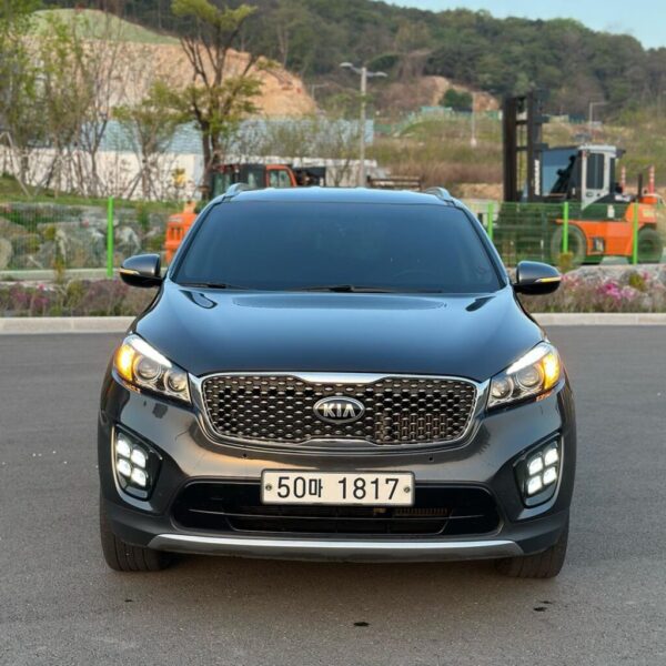 KIA SORENTO NOBLESSE 2018 spacieux et confortable, 7 places, moteur 2.0 Diesel TURBO, moteur puissant, grande économie de carburant, la caméra de recul, le bouton de démarrage, le chauffage