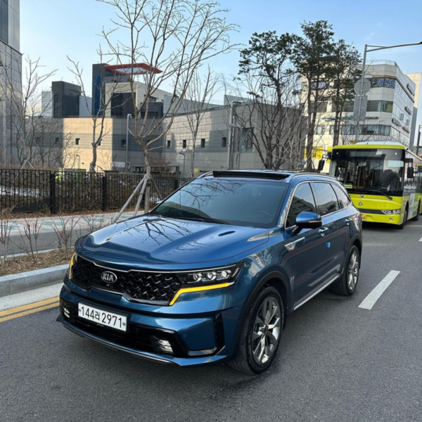 Kia Sorento 4th Gen, 1.6 4RM Signature, 2020-2021,  Essence/Diesel disponible, couleur bleu foncé magnifique et l'intérieur en cuir noir, état est impeccable, sans aucun dommage et toutes les pièces sont d'origine